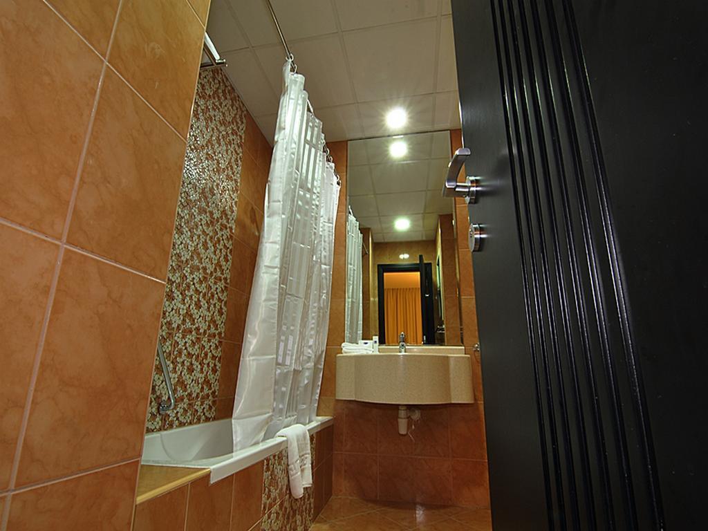 Pride Hotel Apartments Дубай Екстер'єр фото