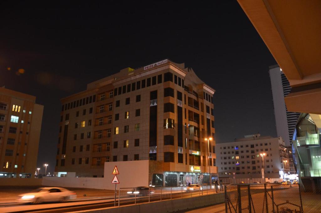 Pride Hotel Apartments Дубай Екстер'єр фото